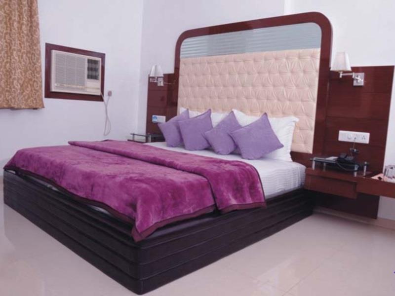 Hotel Sun Plaza Ankleshwar Bagian luar foto