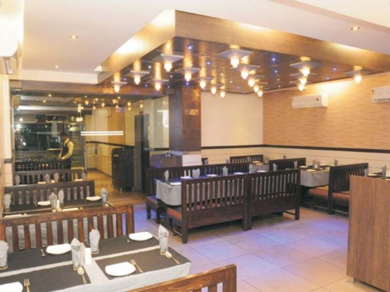 Hotel Sun Plaza Ankleshwar Bagian luar foto