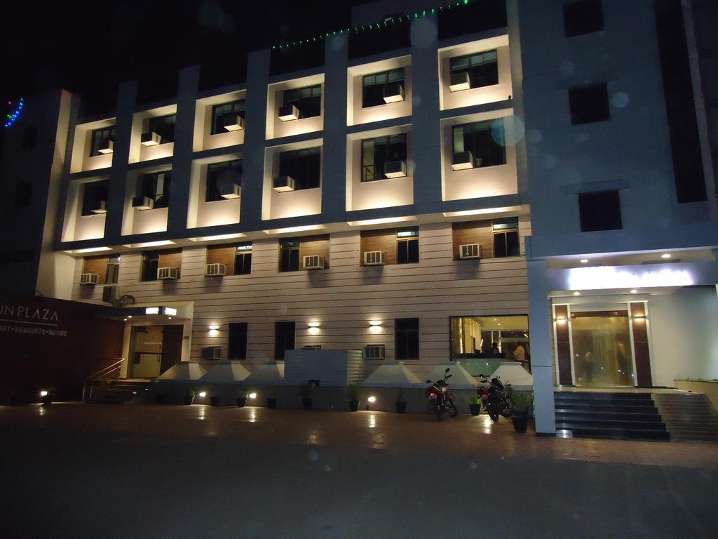 Hotel Sun Plaza Ankleshwar Bagian luar foto