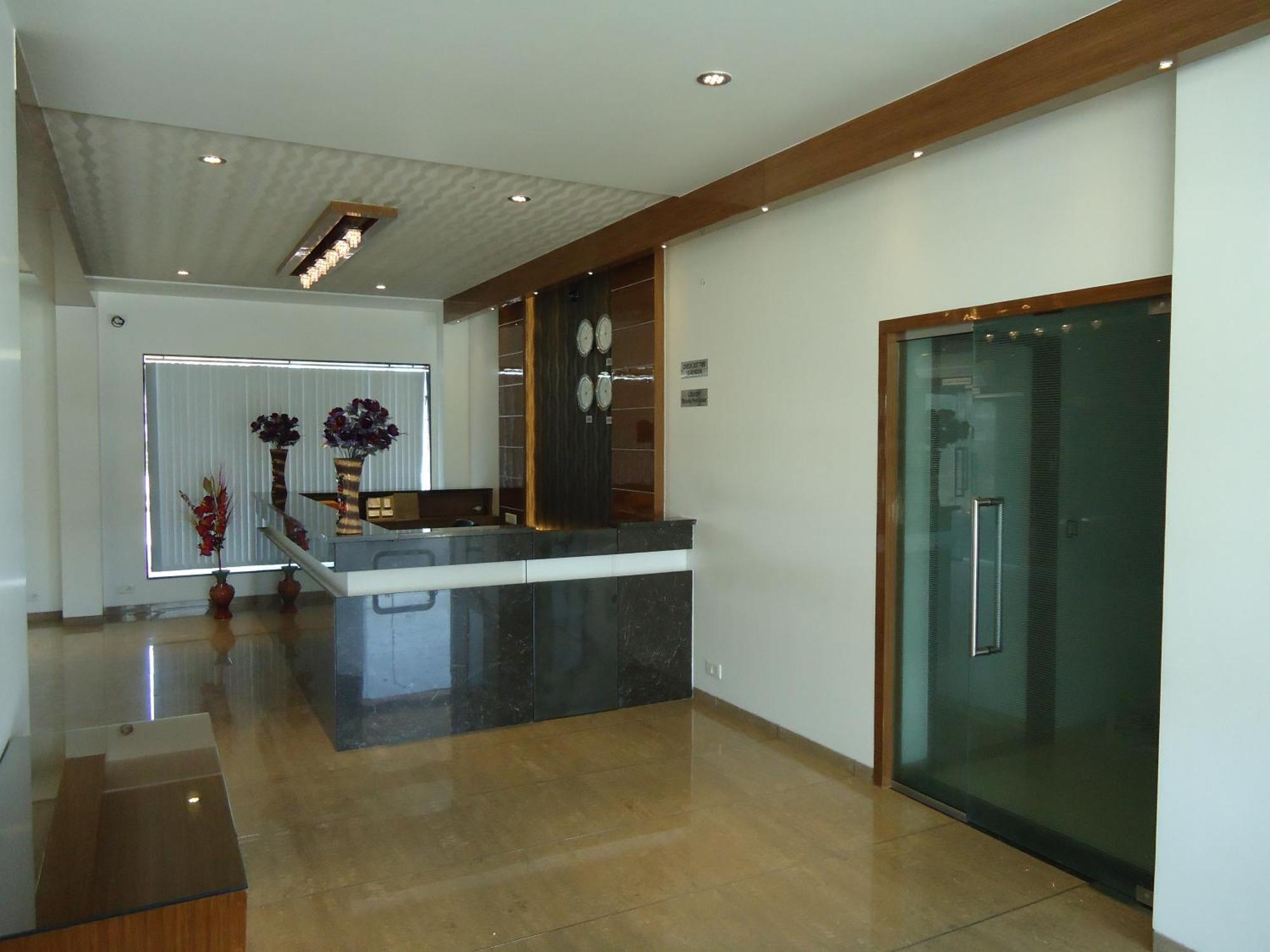 Hotel Sun Plaza Ankleshwar Bagian luar foto